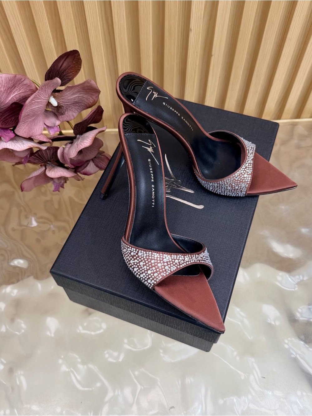 Giuseppe Zanotti Brown Pointed Crystal-Embellished Mules - Picture 2 of 10